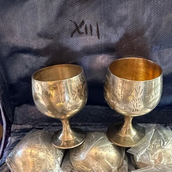 Elegant Silver Goblet Set - Picture 2 of 5